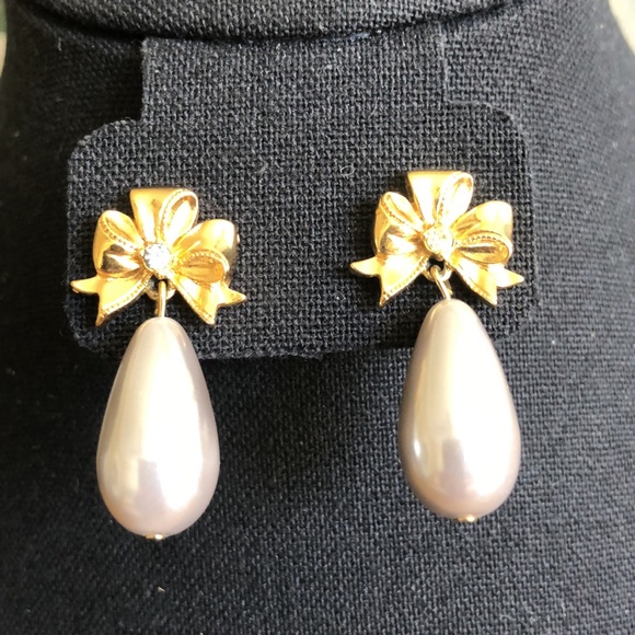 Vintage Grey Faux Pearl Dangle Earrings - Picture 3 of 5